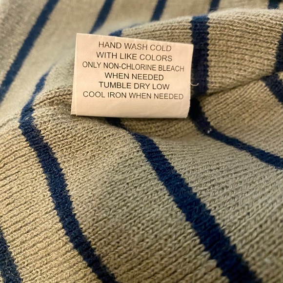 Harry Potter Ravenclaw Reversible Beanie Unisex HP World Passport Universal - Picture 3 of 8